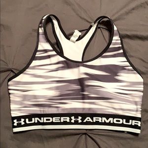 Under Armour Women’s Sports Bra, Size M